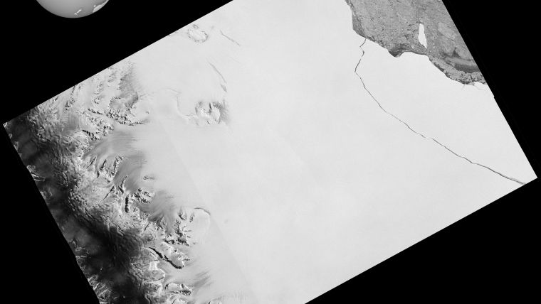 Sentinel Satellite Captures Birth of Record-size Iceberg